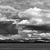 USA, Idaho, Bellevue, Dramatische Wolken über der Landschaft