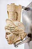 Marmorkopf der Göttin Tyche aus Italica im Archäologischen Museum von Sevilla