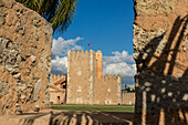 Die Festung Ozama, oder Fortaleza Ozama, in der Kolonialstadt Santo Domingo, Dominikanische Republik. Sie wurde 1505 n. Chr. fertiggestellt und war die erste europäische Festung auf dem amerikanischen Kontinent. UNESCO-Weltkulturerbe in der Kolonialstadt Santo Domingo.