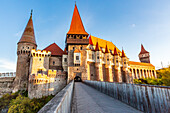 Rumänien, Hunedoara. Schloss Corvin, Gotik-Renaissance-Schloss, eines der größten Schlösser in Europa.