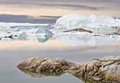 Ilulissat Eisfjord, auch Kangia oder Ilulissat Kangerlua genannt, in der Diskobucht. Der Eisfjord gehört zum UNESCO-Welterbe. Grönland, Dänisches Territorium