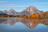 Fall color at Oxbow Bend of the Snake River, Grand Teton National Park, Wyoming.
