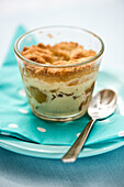 Apple crumble with thyme and honey