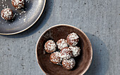 Energy balls with coffee and coconut