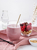 Berry and sesame smoothie with dates and vanilla
