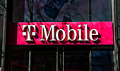 Schild des T-Mobile-Geschäfts, New York City, New York, USA