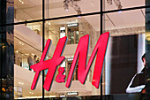 USA. New York city. Manhattan. The fifth avenue. The H&M shop.