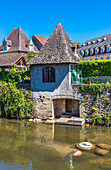 Frankreich,Quercy,Lot,Saint Cere,Haus mit Anlegesteg am Ufer der Bave