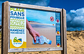 Frankreich,New Aquitaine,Landes,Lit-et-Mixe,Strand Cap de l'Horny,Schilder zum Schutz der Umwelt