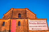 Spanien,Rioja,Mittelalterliche Tage von Briones,Giebel der Einsiedelei von San Juan (zum nationalen touristischen Interesse erklärt) (klassifiziert als eines der schönsten Dörfer Spaniens) (Jakobsweg)