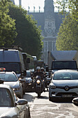 France,Paris,75,avenue Victoria,morning road traffic