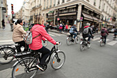 Frankreich,Paris,75,1. Arrondissement,Rue du Faubourg Saint-Honore,Touristen auf Fahrrädern