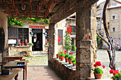 Frankreich,Auvergne Rhone Alpes,Ain department (01),Perouges (medieval village)