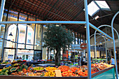 Frankreich,Neu-Aquitanien,Lot et Garonne department (47),Villeneuve sur Lot,covered market