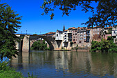 France,Nouvelle Aquitaine,Lot et Garonne department (47),Villeneuve sur Lot,old city and Lot river