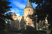 Frankreich,Centre Val de Loire,Cher department,Ainay le Vieil castle (Burg)