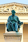 Europa,Hungary,Budapest János Arany Statue. Nationales Museum