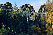 Deutschland,Sachsen,Sächsische Schweiz,Sandsteinfelsen. Bastei-Brücke