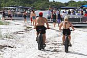 Usa,Florida. Lee County. Fort Myers beach. Big Carlos Pass. Fat bikes