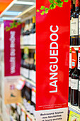 Languedoc-Weine in einem Supermarkt