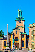 Europa,Skandinavien,Schweden. Stockholm. Statue von Karl XIV. John am Slussplan. Stadtteil Gamla Stan. Die Kathedrale Storkyrkan. Königlicher Palast