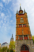 Europa,Belgien,Kortrijk,Provinz Westflandern. Der Glockenturm auf dem Grand Place
