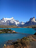 Chile,Magallanes,Torres del Paine,Nationalpark,Lago Pehoe,Hosteria Pehoe,Paine Grande,Cuernos del Paine,