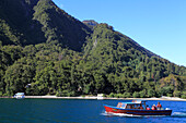 Chile,Seenplatte,Petrohue,Lago Todos Los Santos,Boot,Menschen,