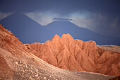 Chile,Antofagasta Region,Atacama Wüste,Valle de la Luna,Vulkan Licancabur,