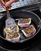 Fillets of pike cod with pepper crust