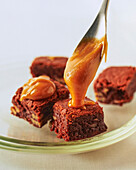 Brownies with caramel sauce