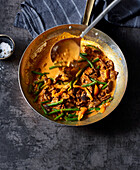 Curry with lamb and green beans