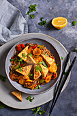 Tempeh-Gemüse-Pfanne mit Soba-Nudeln