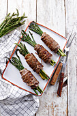 Beef rolls with wild asparagus