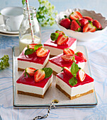 Cheesecake-Schnitten mit Erdbeeren