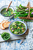 Vegetable soup with wild garlic pesto