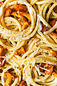 Spaghetti with chanterelles and parmesan