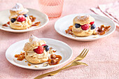 Cream puffs with caramel and fruit + steps