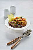 Black rice noodles with prawns and vegetables