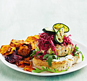 Chicken burger with sweet potato and beetroot crisps