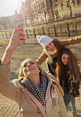 Teenager-Mädchen machen ein Selfie