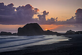 Sonnenuntergang am Strand 4, Olympic National Park, Washington, USA.