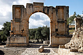 Die Ruinen der römischen Stadt Dougga, UNESCO-Weltkulturerbe, Tal von Oued Khalled, Nordwest-Tunesien, Nordafrika, Afrika