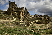 Felsformationen und Höhlenhäuser in Goreme, Kappadokien, Anatolien, Türkei, Kleinasien, Asien