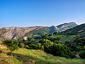 Blick auf das Kloster von Fotodoti und den Berg Zas (Zeus), Insel Naxos, Kykladen, Griechische Inseln, Griechenland, Europa