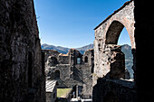 Detail der Sacra di San Michele, einer religiösen Anlage auf dem Berg Pirchiriano, an der Südseite des Val di Susa, Gemeinde Sant'Ambrogio di Torino, Metropolitanstadt Turin, Piemont, Italien, Europa