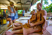 Blick auf Töpferwaren in einer Werkstatt für traditionelles Eswatini-Handwerk, Ngwenya, Mbabane Eswatini, Afrika