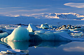 Eisberge, Jokulsarlon Gletscherlagune, Vatnajokull-Nationalpark, Südisland, Polarregionen