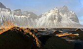 Berg Vestrahorn und Strand von Stokksnes, Südostisland, Polargebiete