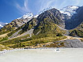 Glacial lake at the end of the Hooker Valley Trail in Aoraki (Mount Cook) National Park, UNESCO World Heritage Site, Southern Alps, South Island, New Zealand, Pacific